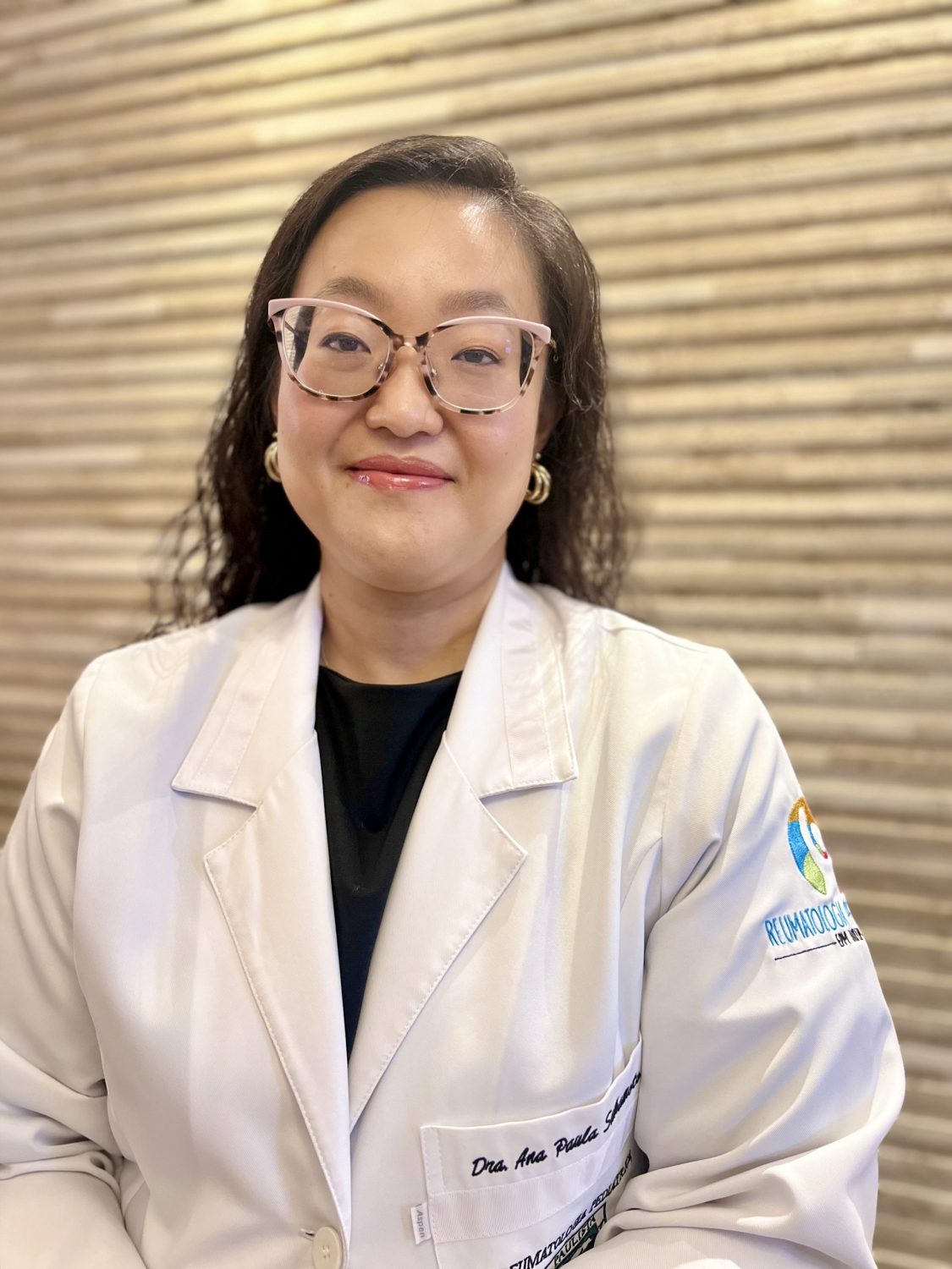 Dra. Ana Paula Sakamoto - Clinica Provacin